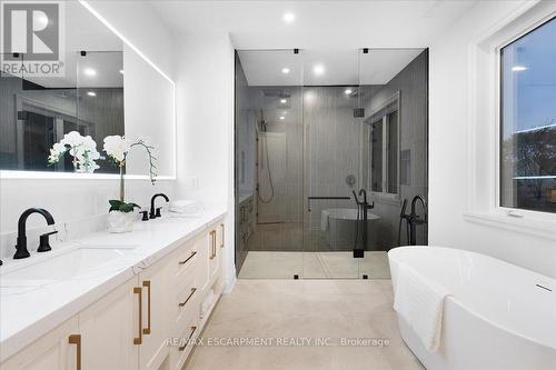 80 Barton Street, Milton, ON - Indoor Photo Showing Bathroom