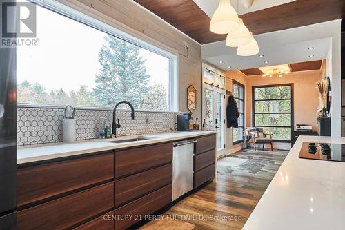 9920 Baldwin Street N, Whitby, ON - Indoor Photo Showing Kitchen