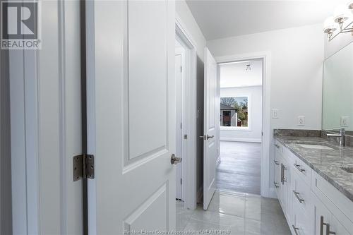 5263 Habib Drive, Tecumseh, ON - Indoor Photo Showing Bathroom