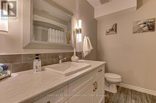 142 Old Field Lane, Central Elgin (Port Stanley), ON - Indoor Photo Showing Bathroom