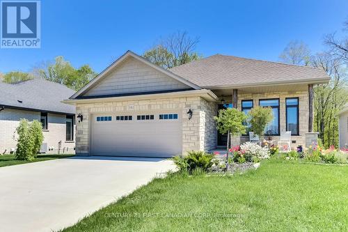 142 Old Field Lane, Central Elgin (Port Stanley), ON - Outdoor With Facade