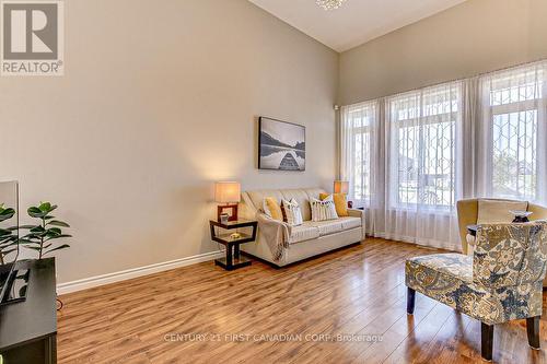 142 Old Field Lane, Central Elgin (Port Stanley), ON - Indoor Photo Showing Living Room