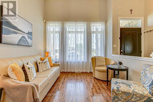 142 Old Field Lane, Central Elgin (Port Stanley), ON - Indoor Photo Showing Living Room