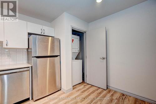 B05 - 269 Sunview Street, Waterloo, ON - Indoor Photo Showing Kitchen