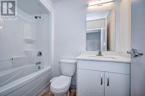 B05 - 269 Sunview Street, Waterloo, ON - Indoor Photo Showing Bathroom