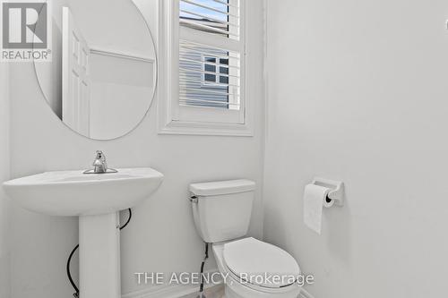 65 Hartley Avenue, Brant, ON - Indoor Photo Showing Bathroom