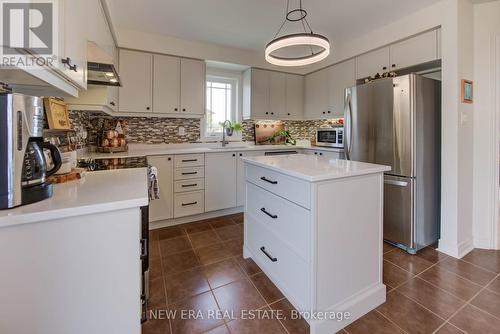 23 Barrett Avenue, Brantford, ON - Indoor Photo Showing Kitchen