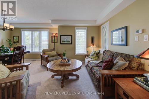 23 Barrett Avenue, Brantford, ON - Indoor Photo Showing Living Room