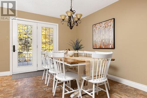 80 Stephenson Road 7 E, Huntsville, ON - Indoor Photo Showing Dining Room