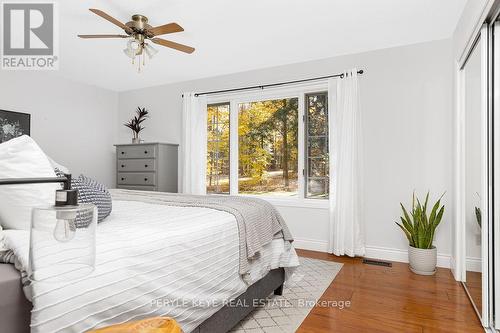 80 Stephenson Road 7 E, Huntsville, ON - Indoor Photo Showing Bedroom