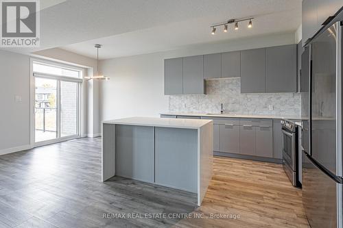 93 - 3380 Singleton Avenue, London, ON - Indoor Photo Showing Kitchen With Upgraded Kitchen