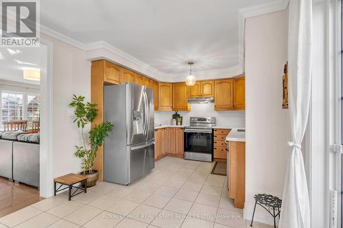 5 - 3040 Fifth Line W, Mississauga, ON - Indoor Photo Showing Kitchen