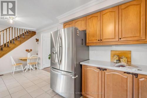 5 - 3040 Fifth Line W, Mississauga, ON - Indoor Photo Showing Kitchen