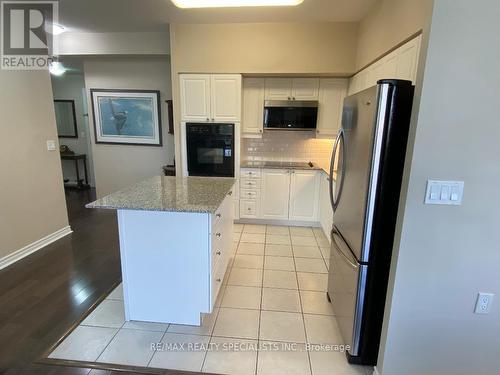 302 - 810 Scollard Court, Mississauga, ON - Indoor Photo Showing Kitchen