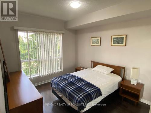 302 - 810 Scollard Court, Mississauga, ON - Indoor Photo Showing Bedroom