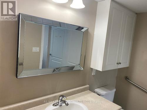 302 - 810 Scollard Court, Mississauga, ON - Indoor Photo Showing Bathroom