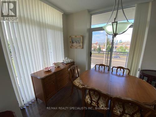 302 - 810 Scollard Court, Mississauga, ON - Indoor Photo Showing Dining Room