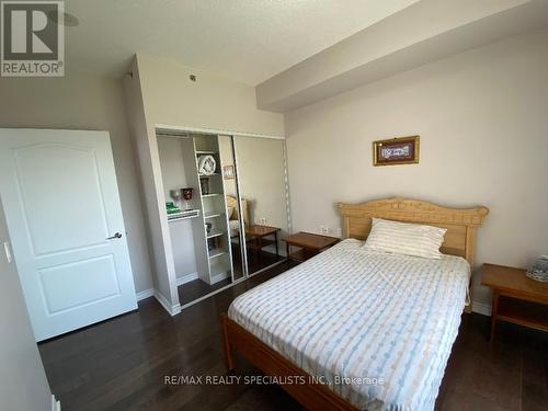 302 - 810 Scollard Court, Mississauga, ON - Indoor Photo Showing Bedroom