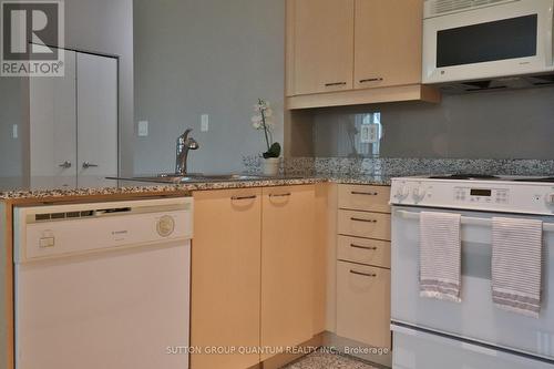 310 - 88 Palace Pier Court, Toronto, ON - Indoor Photo Showing Kitchen