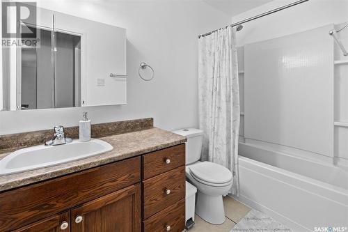 313 3308 33Rd Street W, Saskatoon, SK - Indoor Photo Showing Bathroom