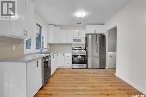 1730 Uhrich Avenue, Regina, SK - Indoor Photo Showing Kitchen With Stainless Steel Kitchen