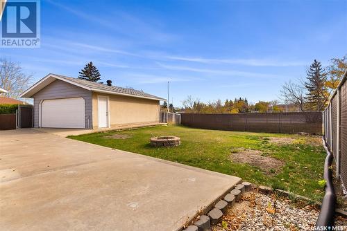 51 Salemka Crescent, Regina, SK - Outdoor