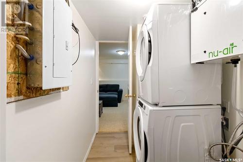 826 Budz Crescent, Saskatoon, SK - Indoor Photo Showing Laundry Room