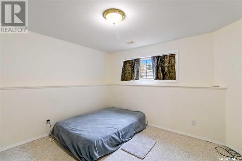 826 Budz Crescent, Saskatoon, SK - Indoor Photo Showing Bedroom