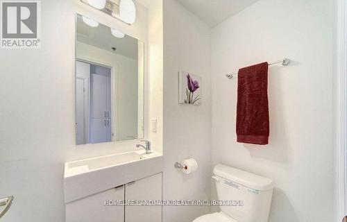 605 - 1900 Simcoe Street N, Oshawa, ON - Indoor Photo Showing Bathroom