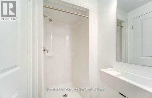 605 - 1900 Simcoe Street N, Oshawa, ON - Indoor Photo Showing Bathroom