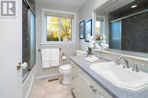 18 Squire Bakers Lane, Markham, ON - Indoor Photo Showing Bathroom