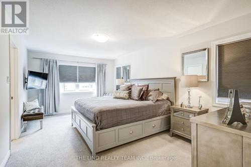 70 Walter Proctor Road, East Gwillimbury, ON - Indoor Photo Showing Bedroom