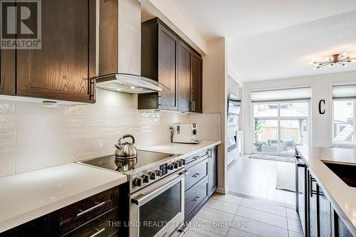 70 Walter Proctor Road, East Gwillimbury, ON - Indoor Photo Showing Kitchen With Stainless Steel Kitchen With Upgraded Kitchen