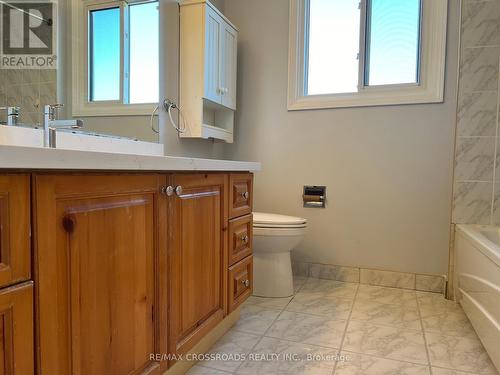 32 Buchanan Drive, Markham, ON - Indoor Photo Showing Bathroom