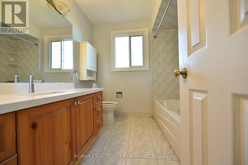 32 Buchanan Drive, Markham, ON - Indoor Photo Showing Bathroom