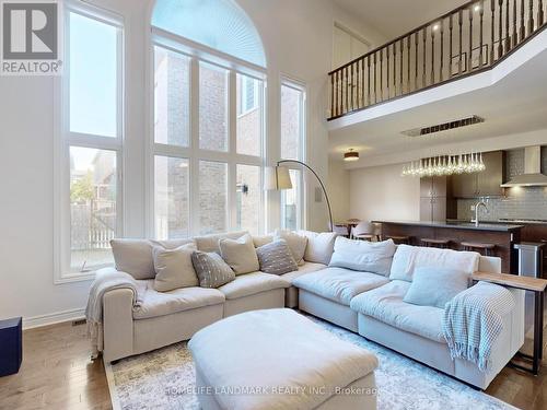 13 Greenery Road, Markham, ON - Indoor Photo Showing Living Room