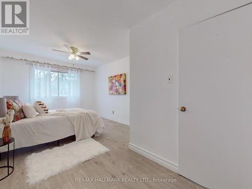 37 Lindsay Avenue, Newmarket, ON - Indoor Photo Showing Bedroom