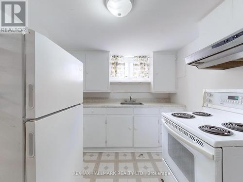 37 Lindsay Avenue, Newmarket, ON - Indoor Photo Showing Kitchen