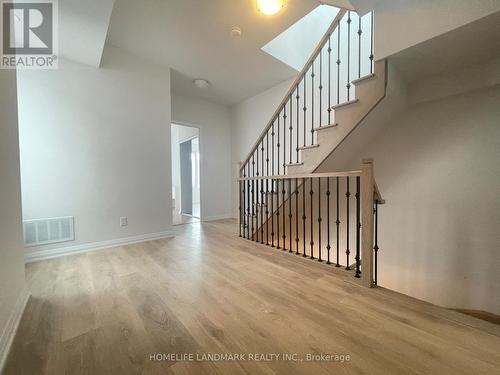 Th60 - 1060 Portage Parkway, Vaughan, ON - Indoor Photo Showing Other Room