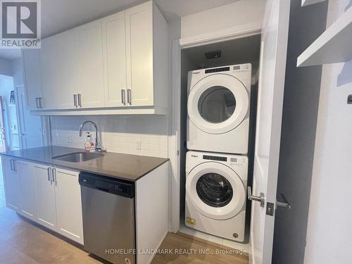 Th60 - 1060 Portage Parkway, Vaughan, ON - Indoor Photo Showing Laundry Room