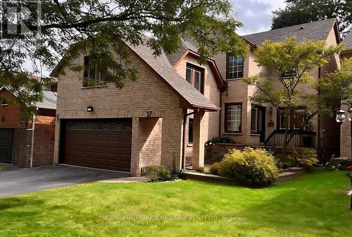 27 Murdock Avenue, Aurora, ON - Outdoor