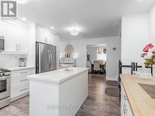 36 Engel Crescent, Barrie, ON - Indoor Photo Showing Kitchen