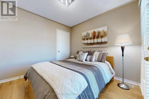 6962 Elliott Parliament Street, Mississauga, ON - Indoor Photo Showing Bedroom