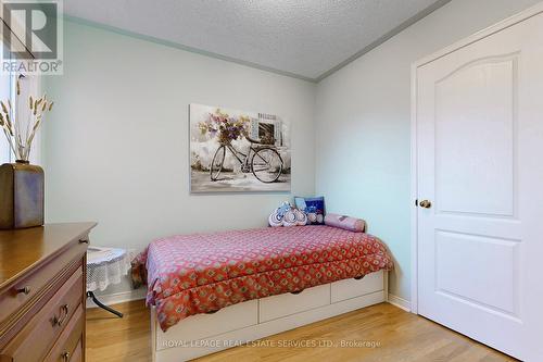 6962 Elliott Parliament Street, Mississauga, ON - Indoor Photo Showing Bedroom