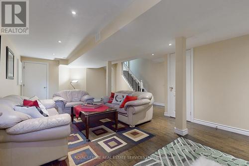 6962 Elliott Parliament Street, Mississauga, ON - Indoor Photo Showing Living Room