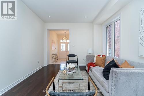 67 Humberstone Crescent, Brampton, ON - Indoor Photo Showing Living Room