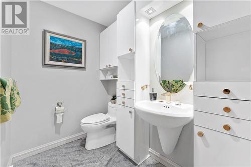 6742 Gilmore Hill Road, Cornwall, ON - Indoor Photo Showing Bathroom