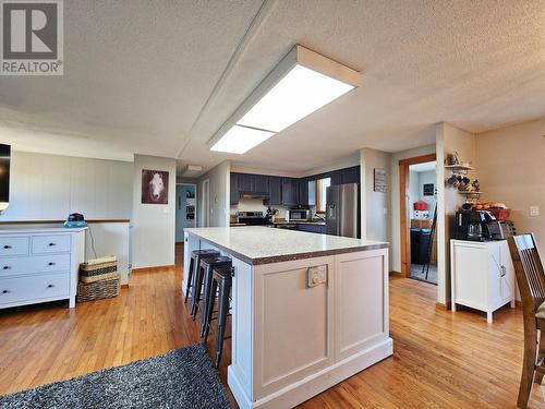 4142 Dale Lake Road, Quesnel, BC - Indoor Photo Showing Kitchen