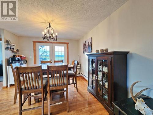 4142 Dale Lake Road, Quesnel, BC - Indoor Photo Showing Dining Room