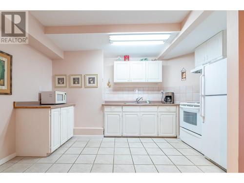 2841 Noyes Road, Naramata, BC - Indoor Photo Showing Kitchen With Double Sink